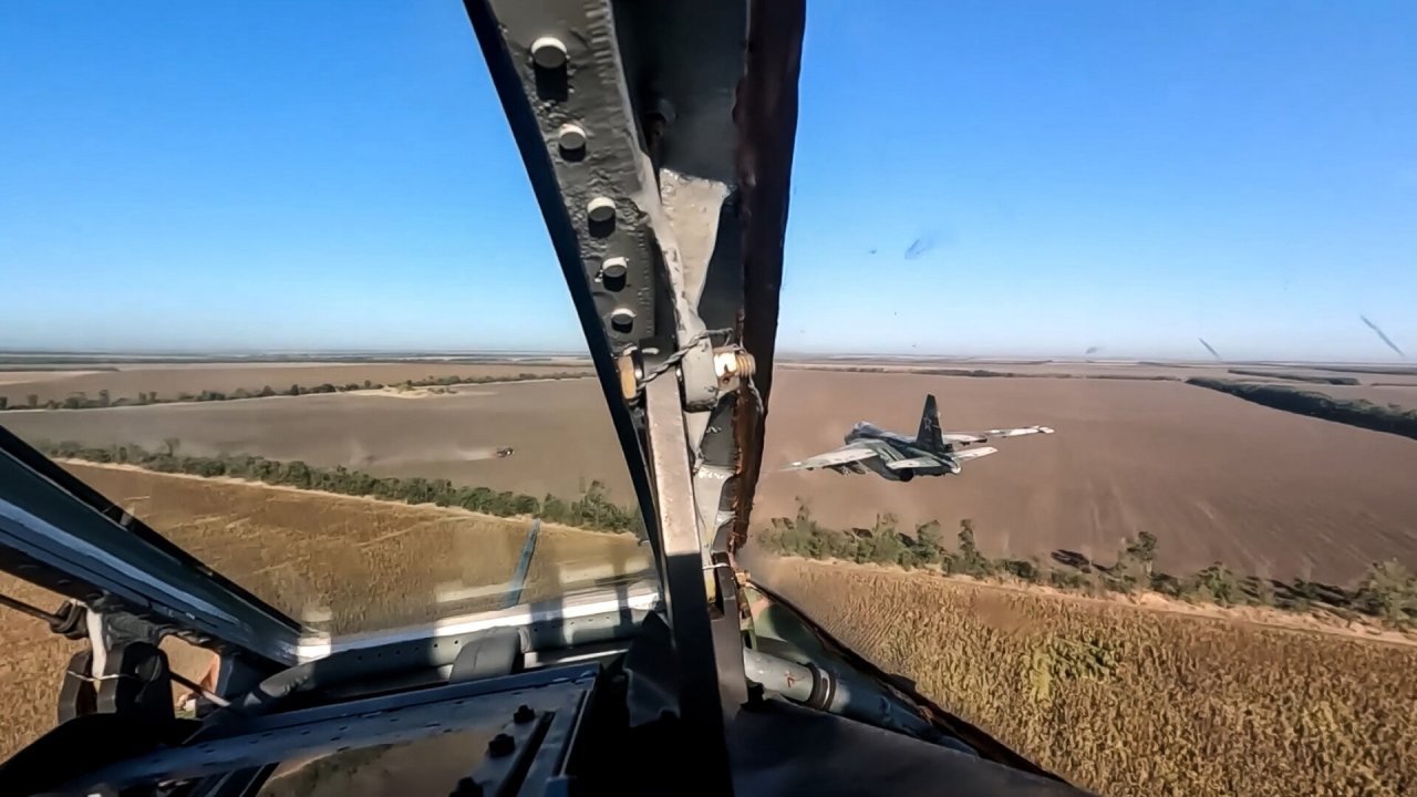 Ukrainos karinė žvalgyba sudavė galingą smūgį Rusijos oro pajėgų bazei kitame žemyne