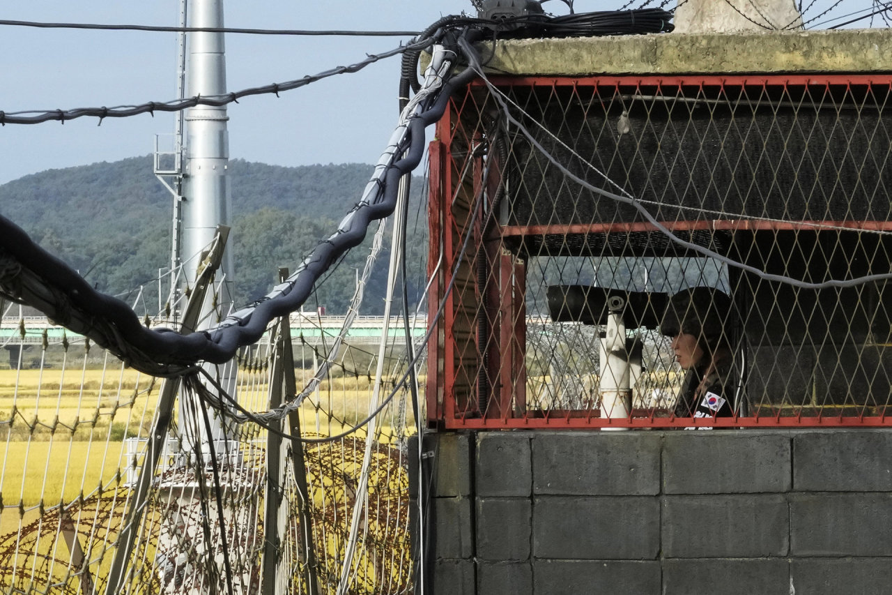 Pietų Korėja paleido įspėjamuosius šūvius po Šiaurės Korėjos dronų įsiveržimo