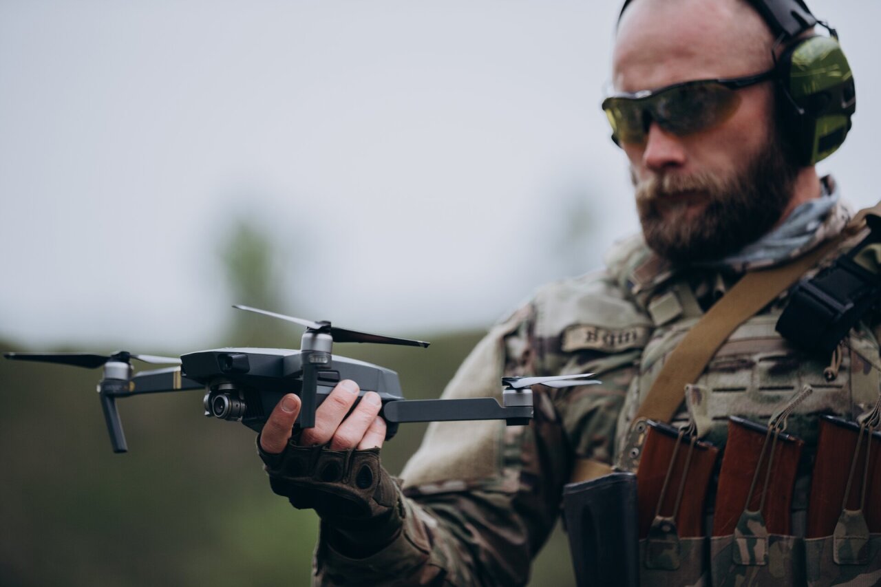 Iš apkasų – į dronų lenktynes: viena diena su Ukrainos kariais