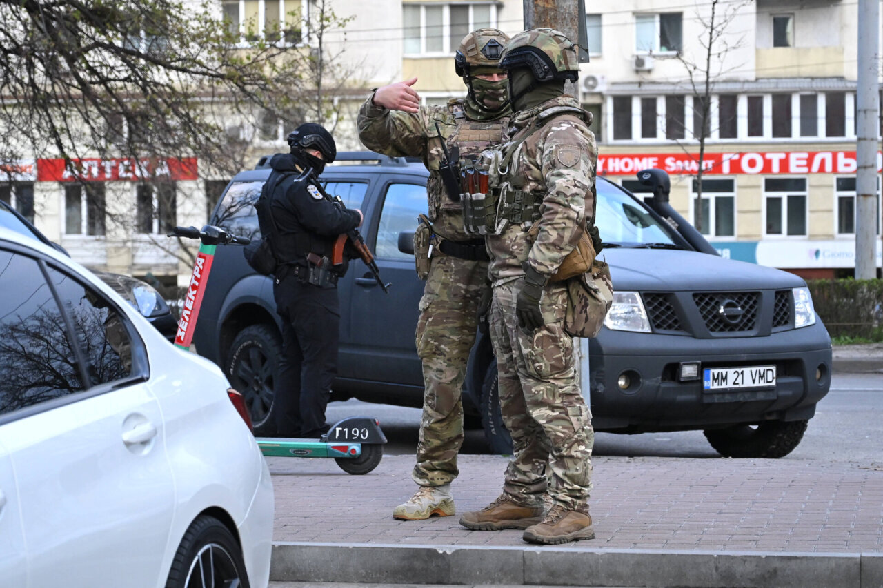 Po &scaron;audynių Kyjive Ukrainoje įsiplieskė diskusijos dėl ginklų laikymo