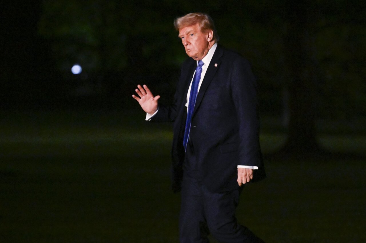 Trumpas pasirašė įsakymą plėsti JAV kasybą vandenyno gelmėse