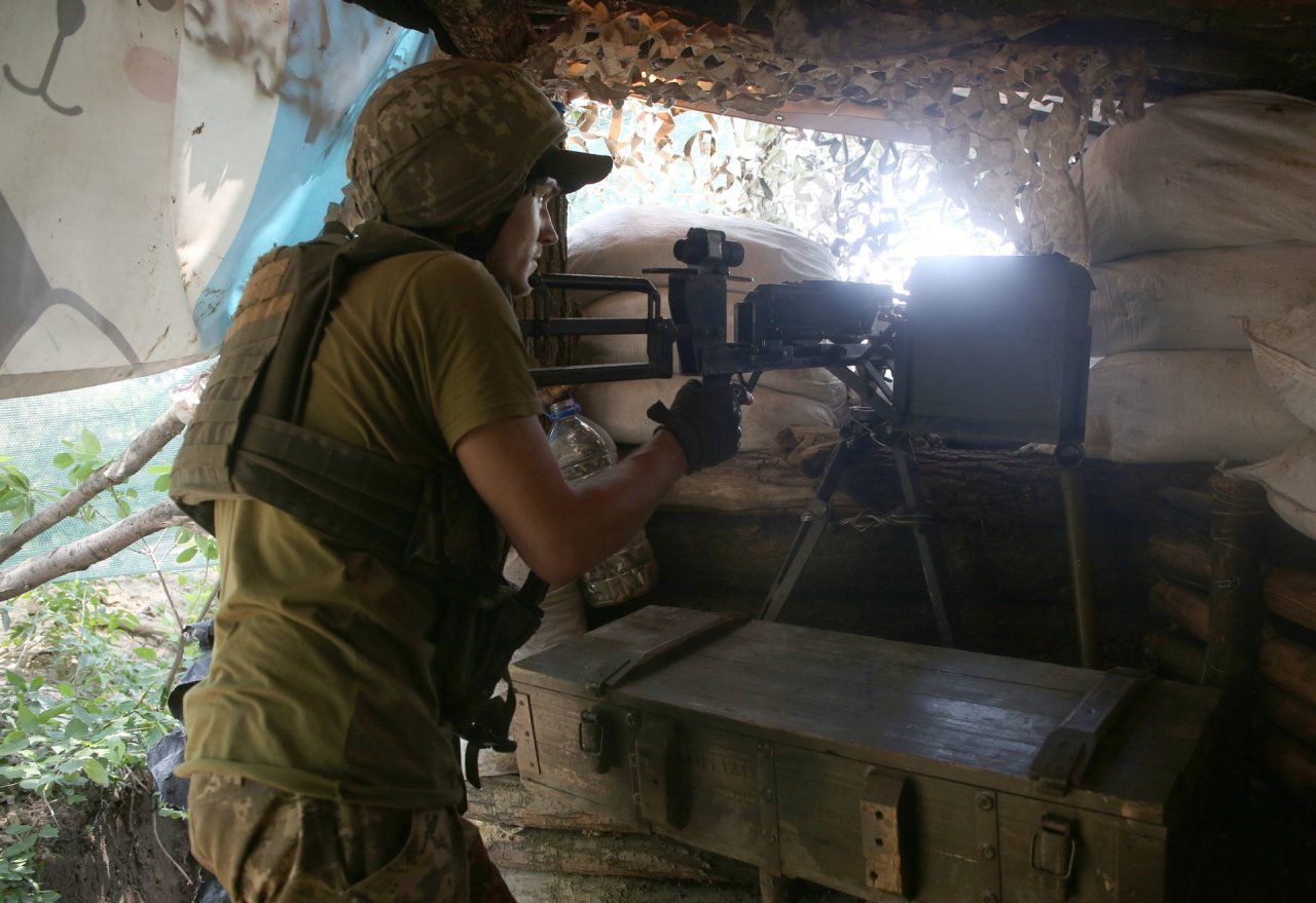 Rytų Ukrainoje per susirėmimus su separatistais žuvo du ukrainiečių kariai