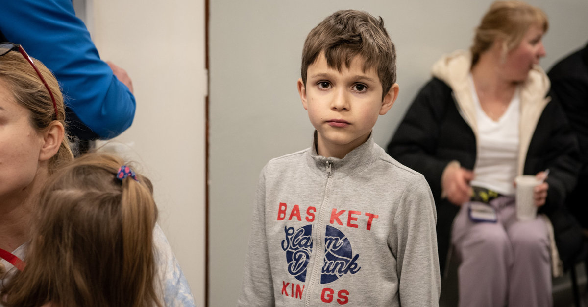 Płaczące dziecko, które przekroczyło Internet, przekraczało granicę ukraińsko-polską
