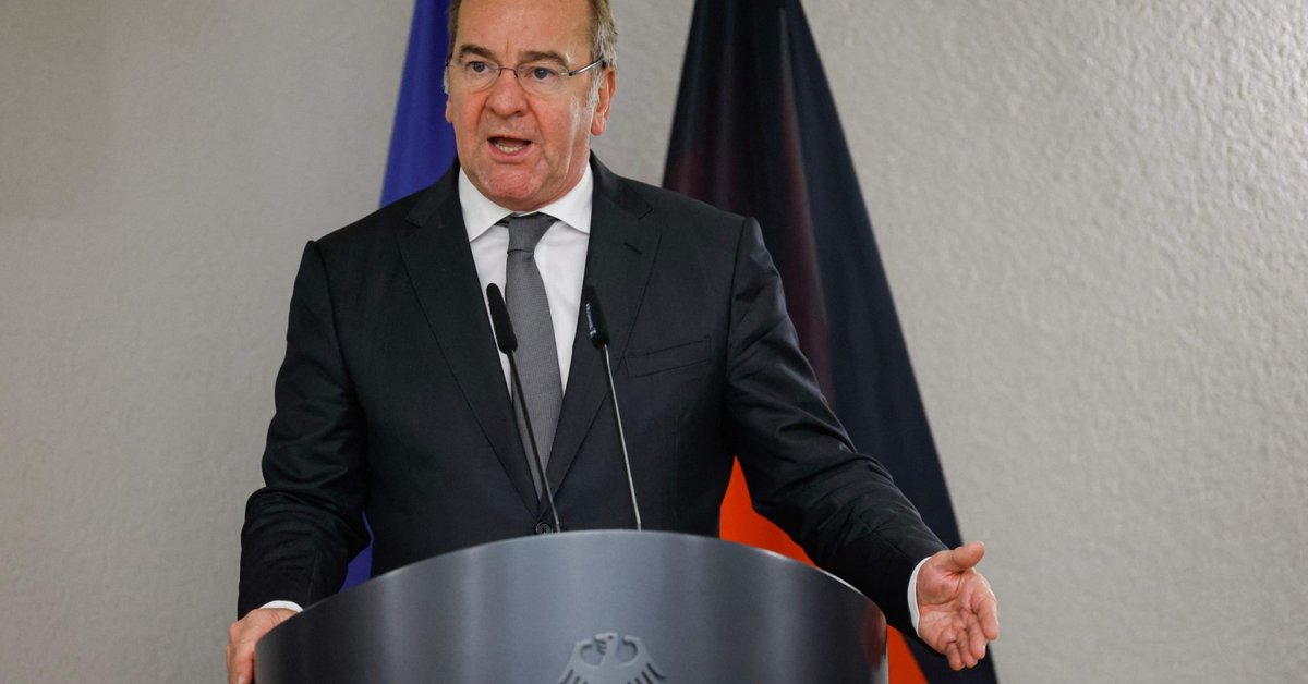 German Defense Minister Undertakes Unexpected Visit to Ukraine