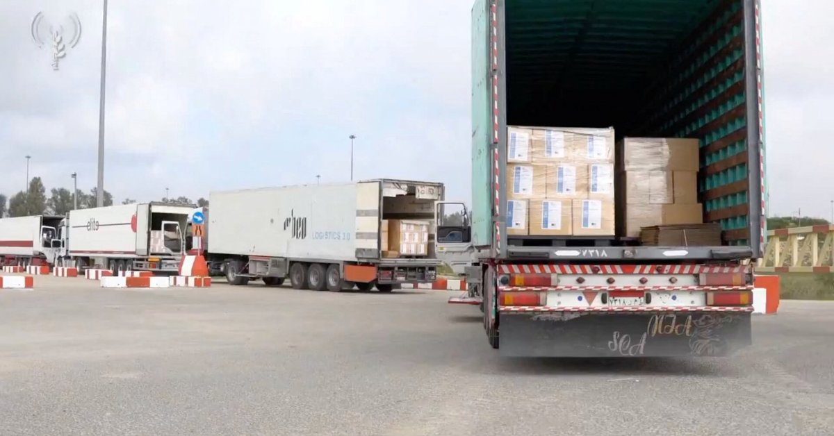 The first humanitarian aid convoy entered the Gaza Strip through the Kerem Shalom crossing