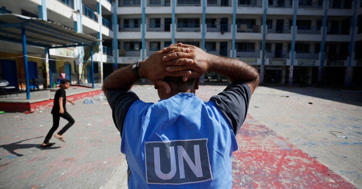 The UN agency reports the death of 17 of its staff since the start of the war between Israel and Hamas