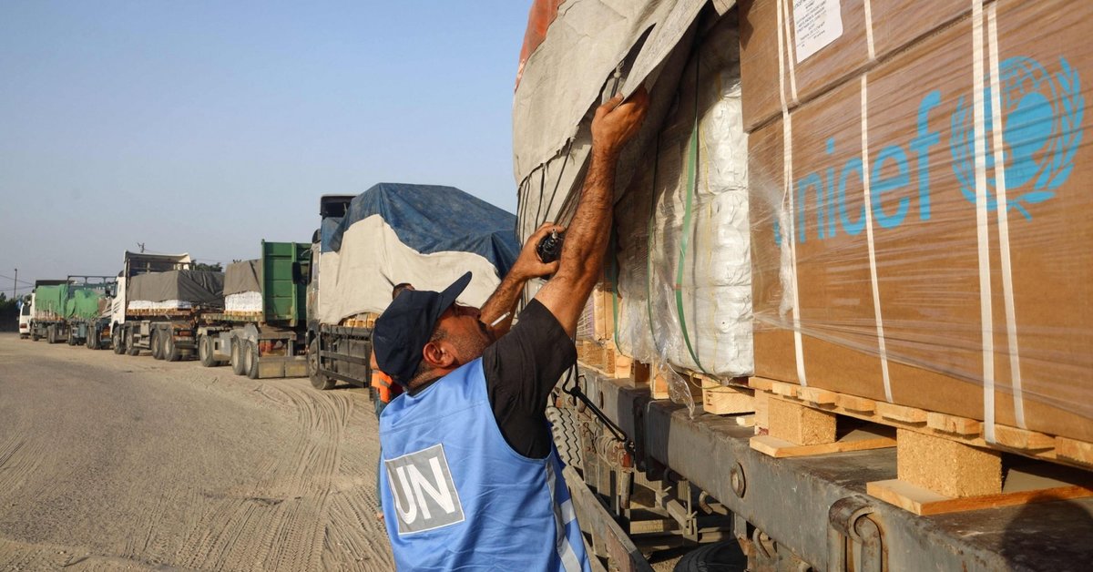 UN: More than 30 trucks with humanitarian aid entered the Gaza Strip on Sunday