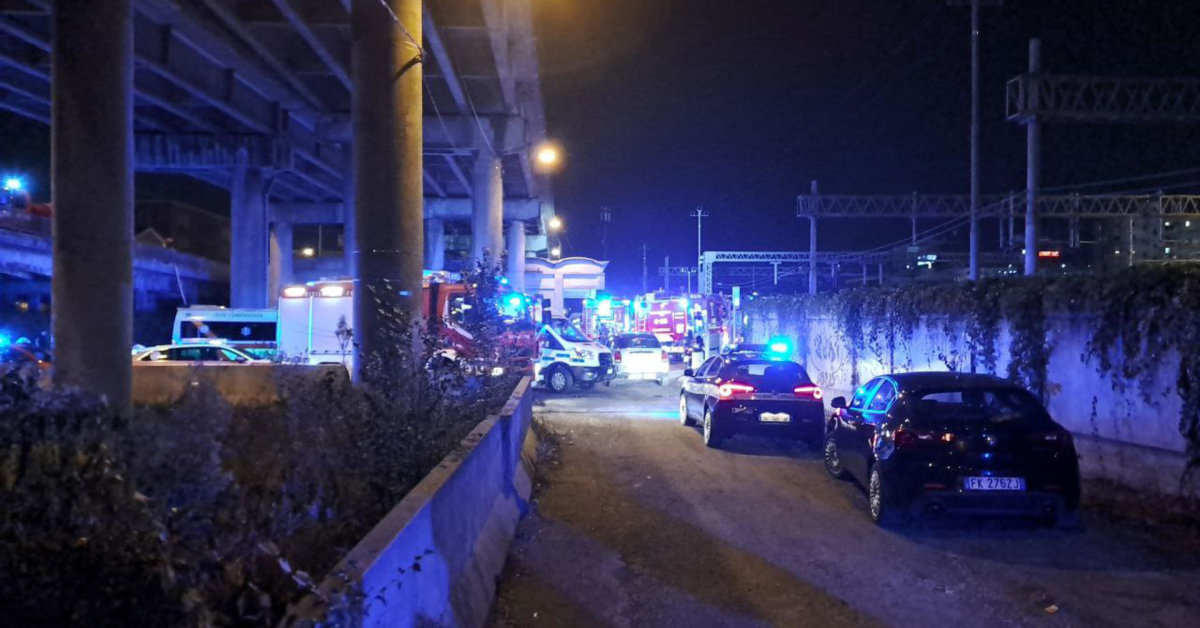 Un terribile incidente a Venezia: un autobus è caduto da un viadotto e ha preso fuoco, sono morte almeno 21 persone
