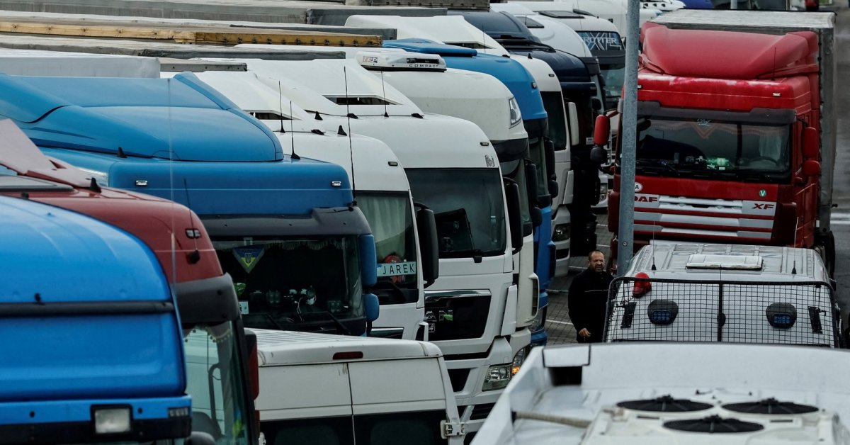 Government: Poland will tighten inspections of Ukrainian trucks on the border road