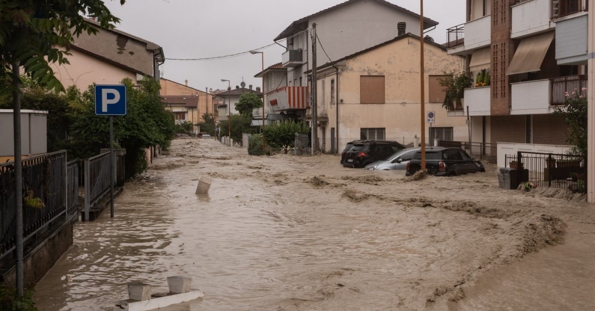 Devastanti alluvioni colpiscono il nord Italia: tre morti, migliaia gli sfollati