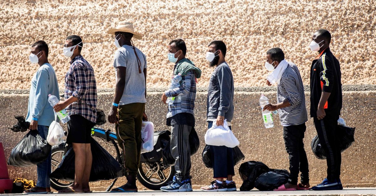 Più di 1.000 migranti sono arrivati ​​in Italia in poche ore