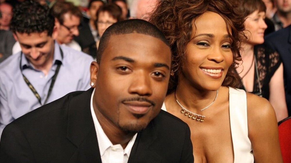 Ray-J ir Whitney Houston