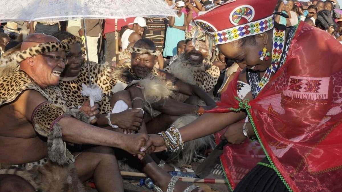 Jacobas Zuma ir jo naujoji žmona Bongi Ngema