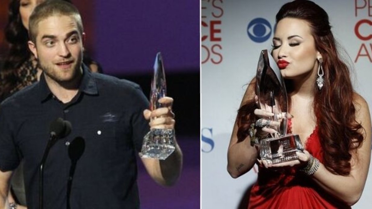 Robertas Pattinsonas ir Demi Lovato „People's Choice“ apdovanojimų ceremonijoje