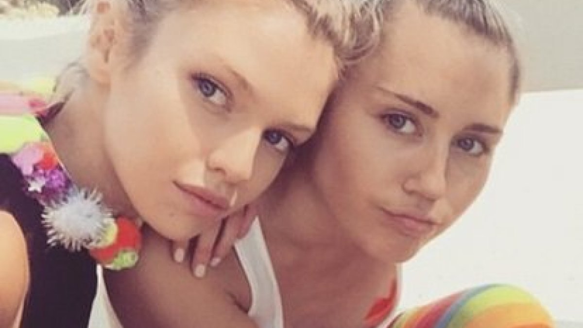 Miley Cyrus ir Stella Maxwell