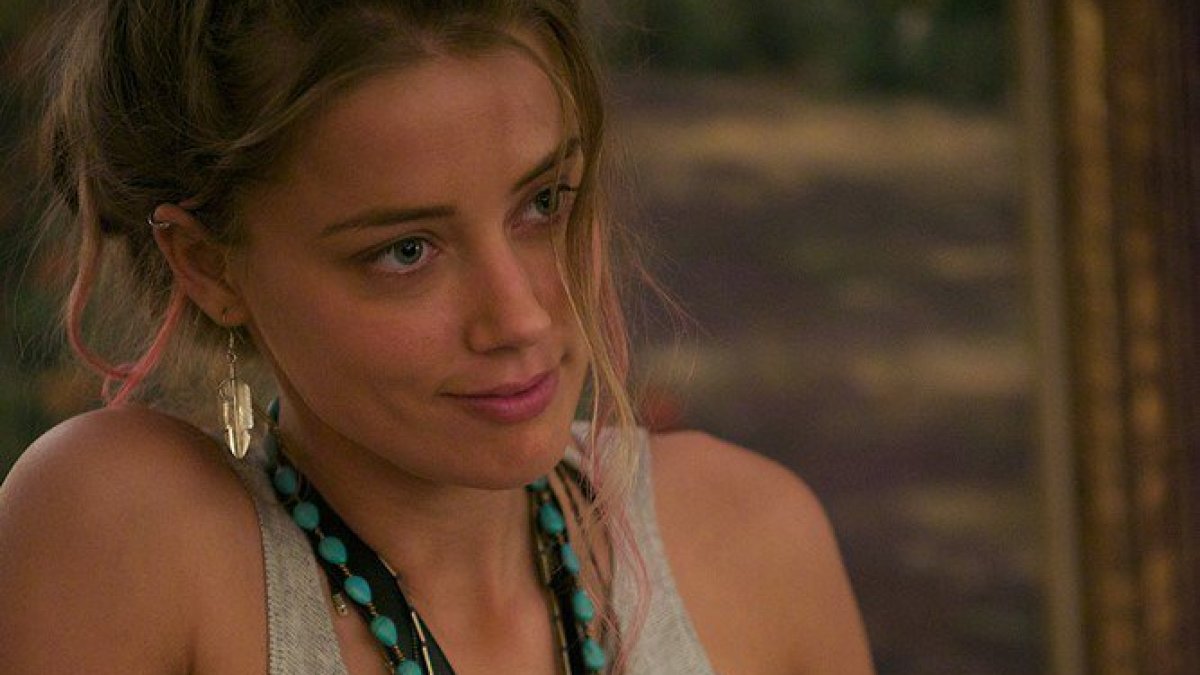 Amber Heard filme „Magiškasis Maikas XXL“