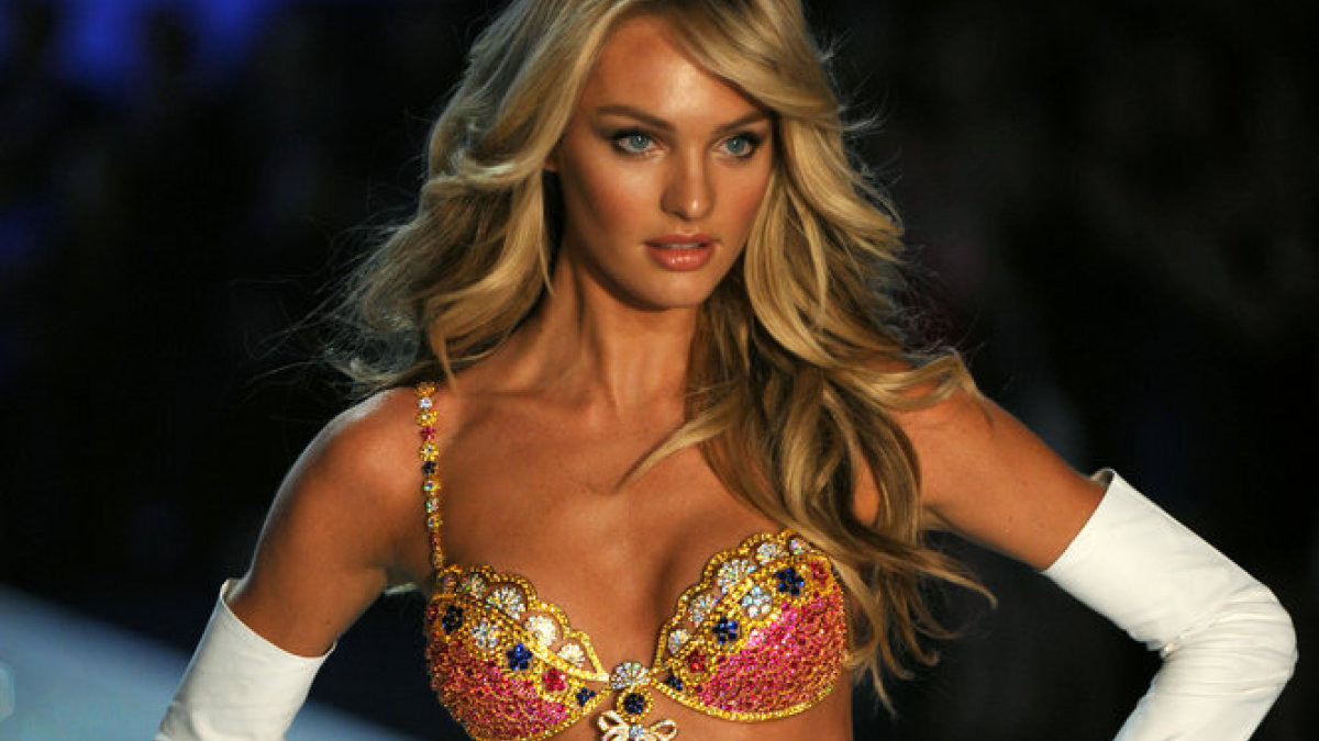 Candice Swanepoel pristato „Royal Fantasy Bra“ liemenėlę