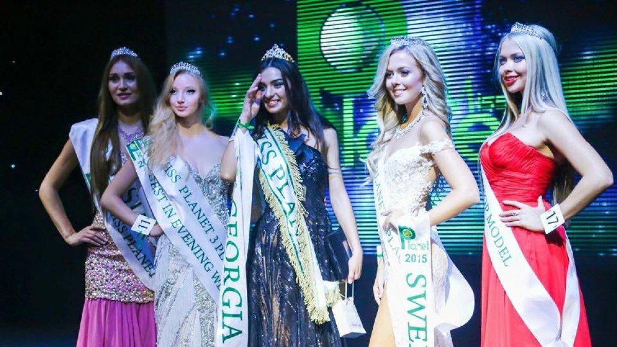 Karolina Toleikytė Miss Planet 2015 konkurse