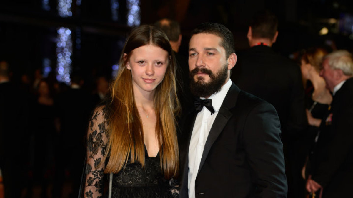 Mia Goth ir Shia Labeoufas