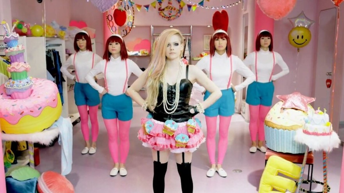 Avril Lavigne dainos „Hello Kitty“ vaizdo klipe