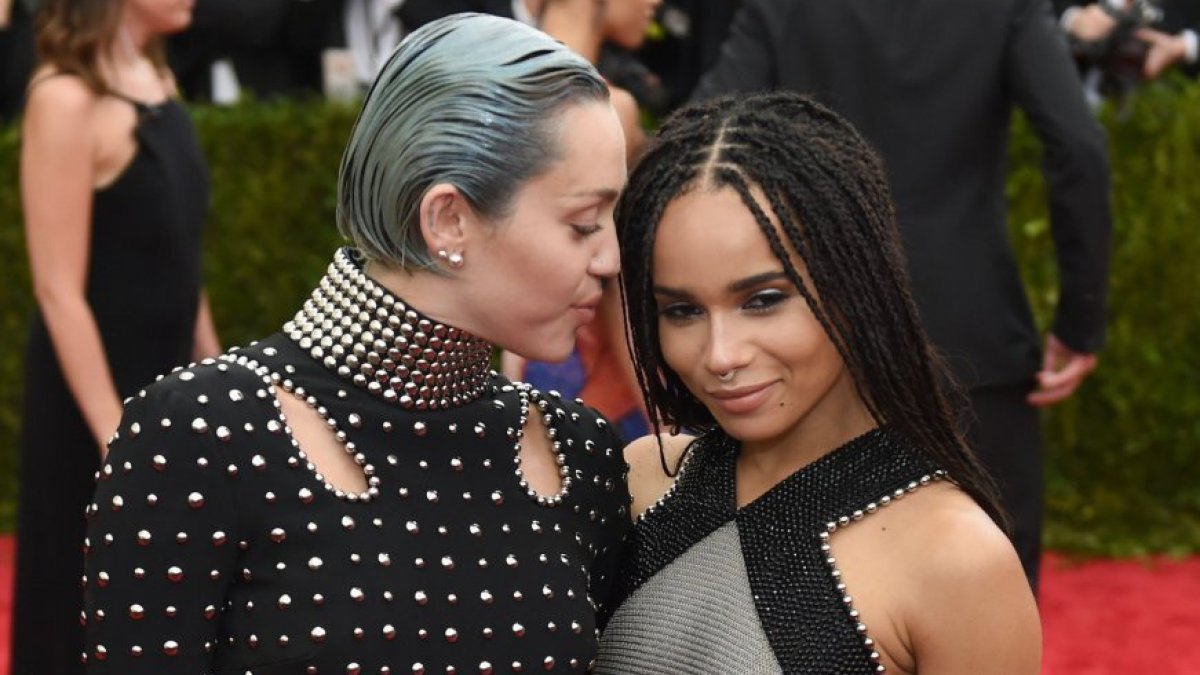 Miley Cyrus ir Zoe Kravitz