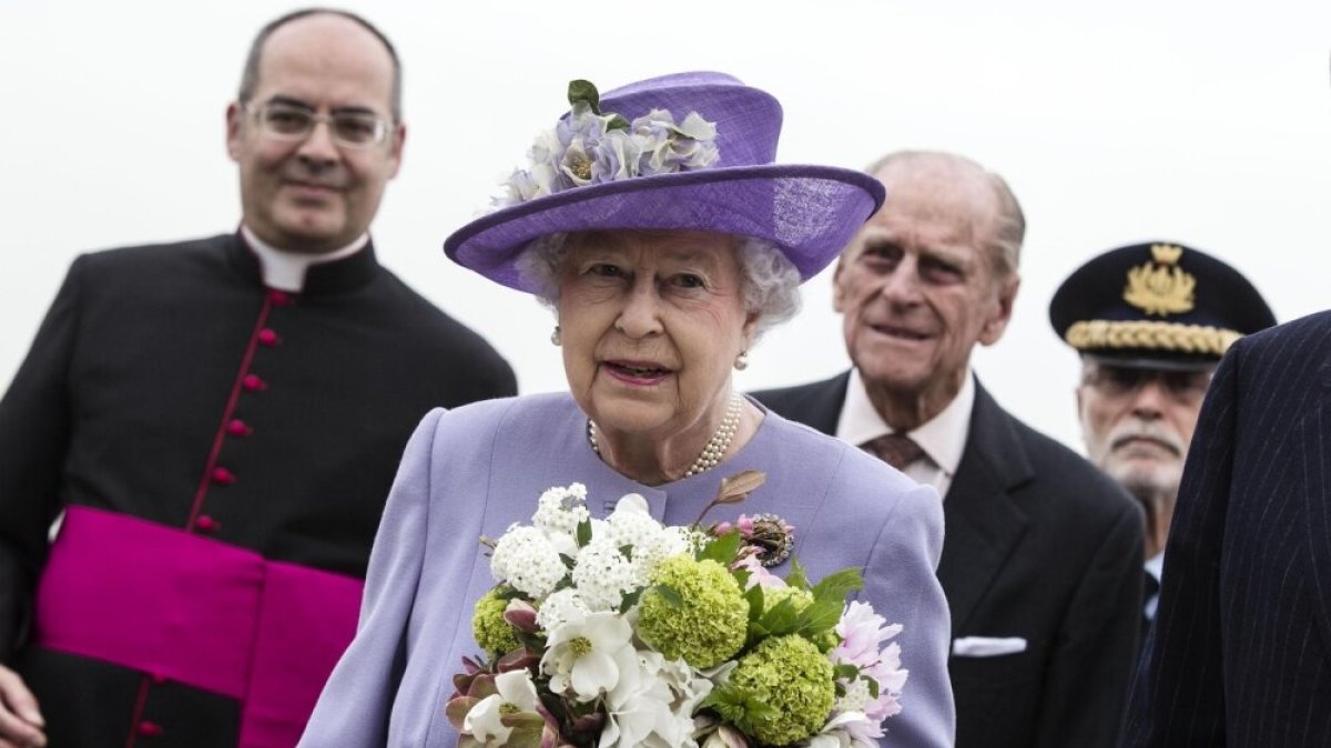 Karalienė Elizabeth II Romoje susitiko su popiežiumi Pranciškum.