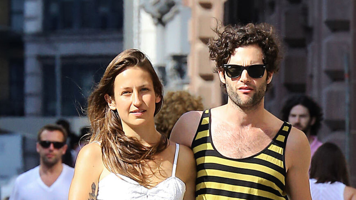 Pennas Badgley su Domino Kirke