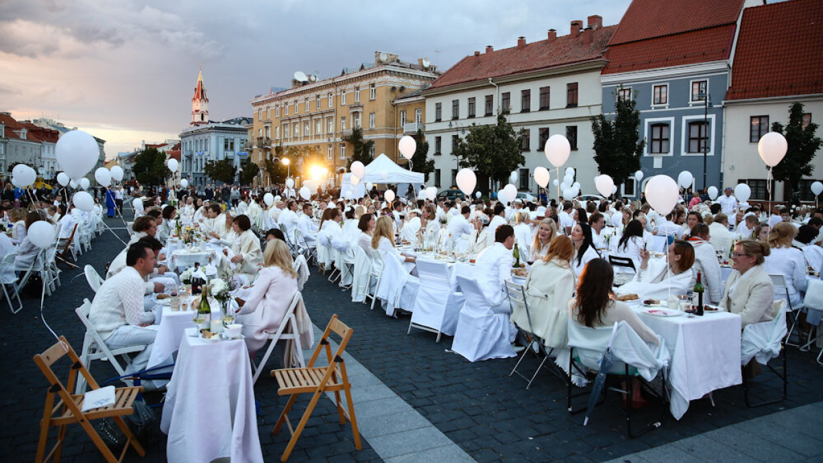 „Vakarienė baltai“ Vilniuje