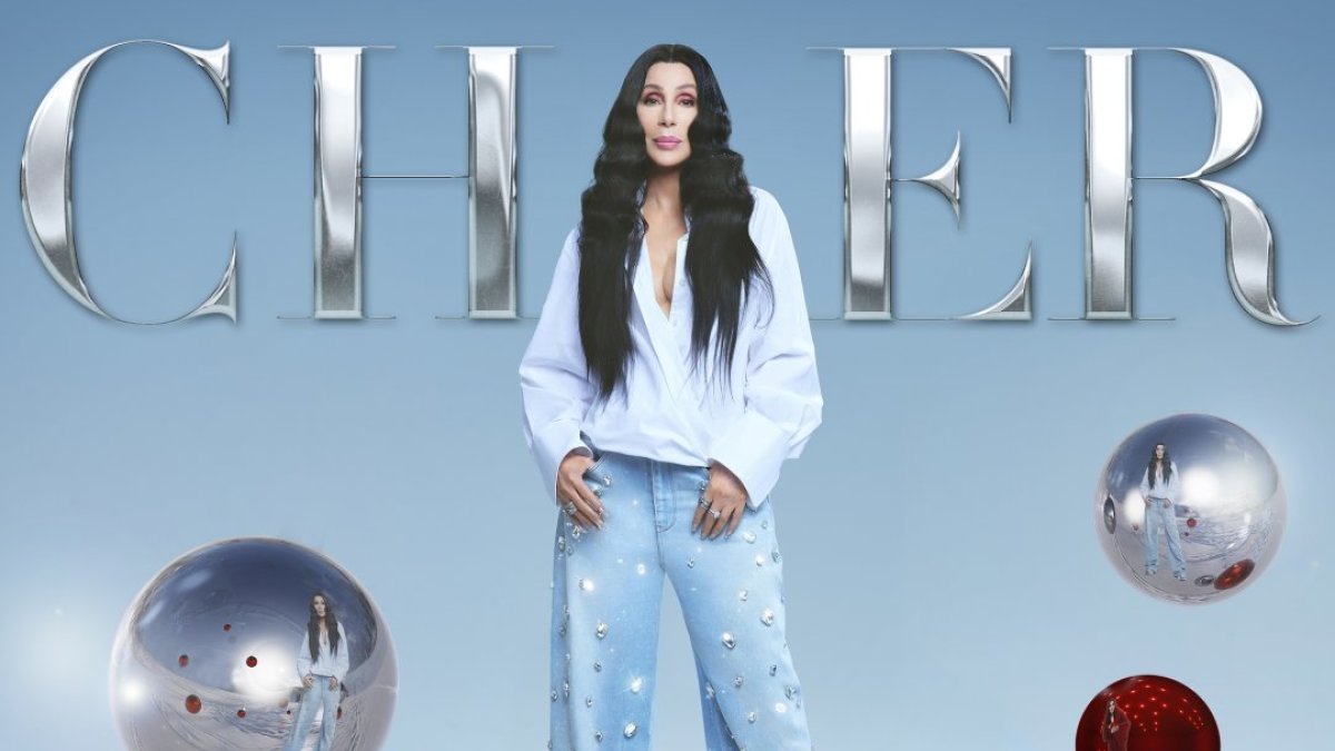 Cher – Christmas / Warner music nuotr.