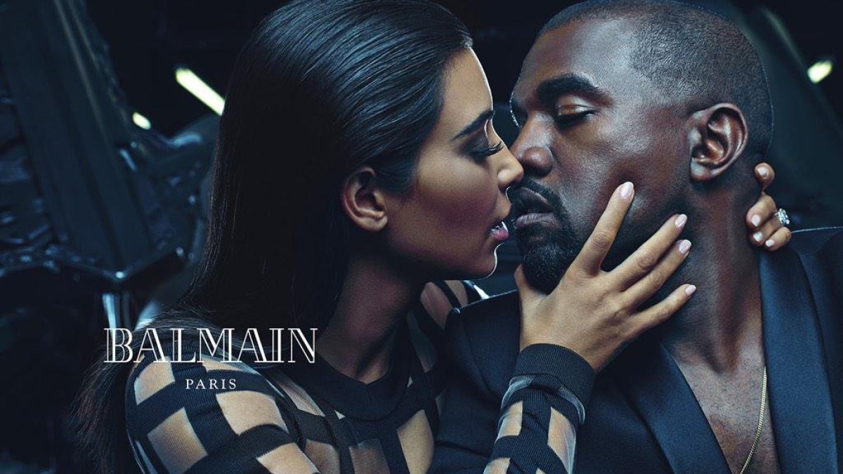 Kim Kardashian ir Kanye Westas „Balmain“ reklamoje