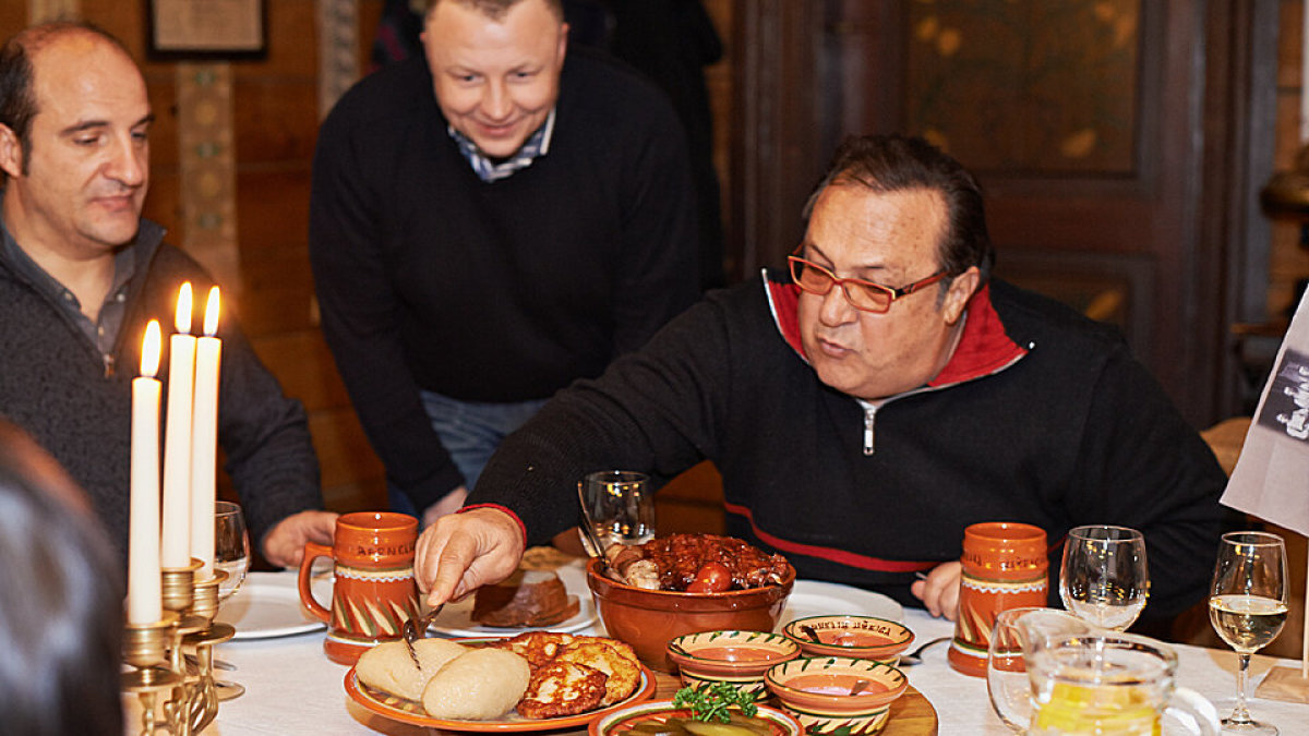 Robertino Loreti ragauja lietuviškus patiekalus