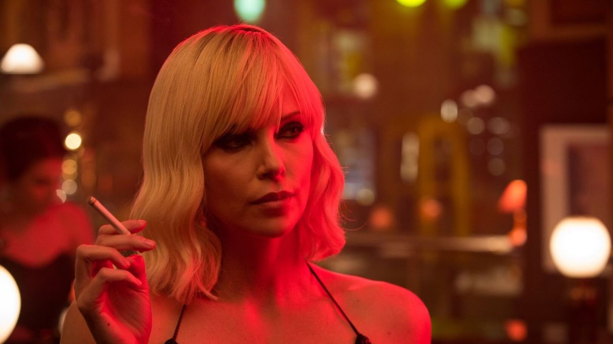 Charlize Theron filme Atominė blondinė