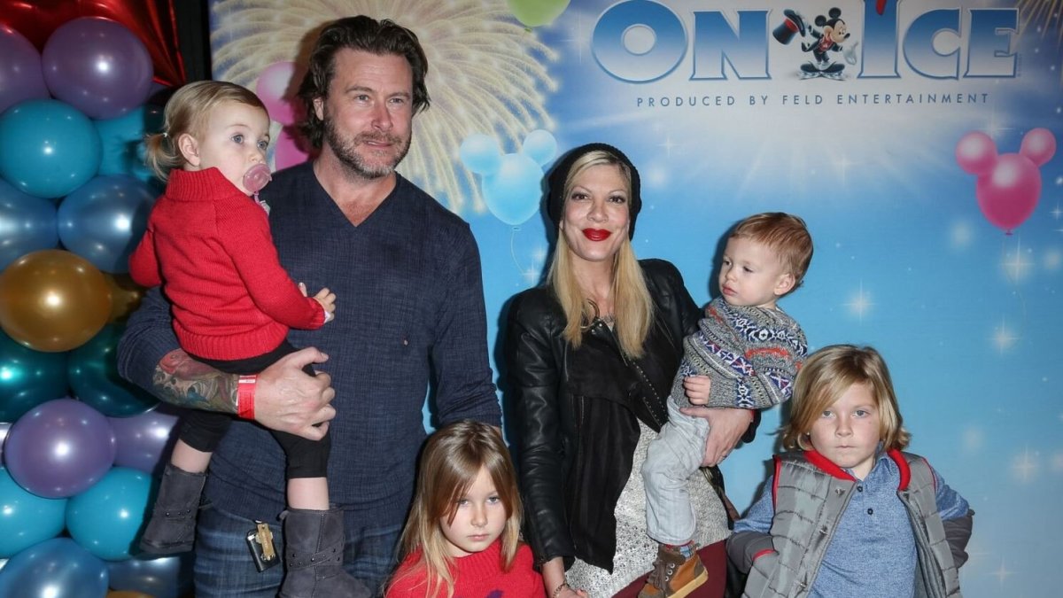 Tori Spelling ir Deanas McDermottas su vaikais