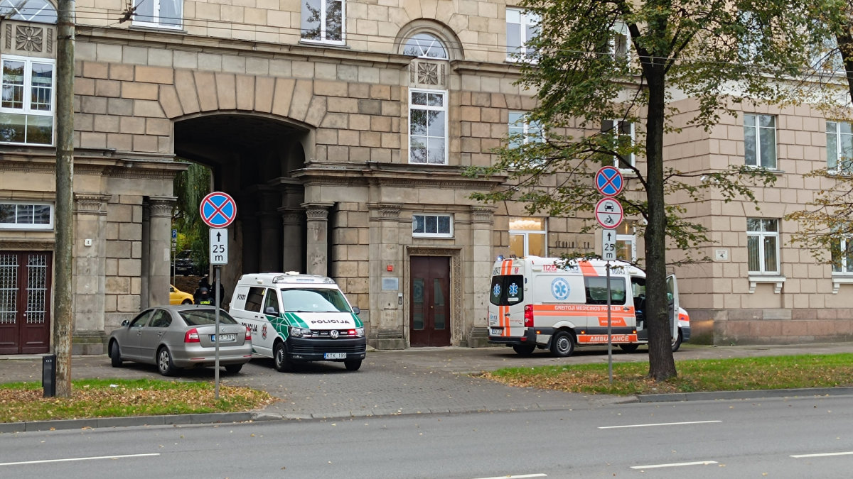 Vilniaus centre nušautas advokatas ir pašauti 2 policijos pareigūnai / Paulius Peleckis nuotr.