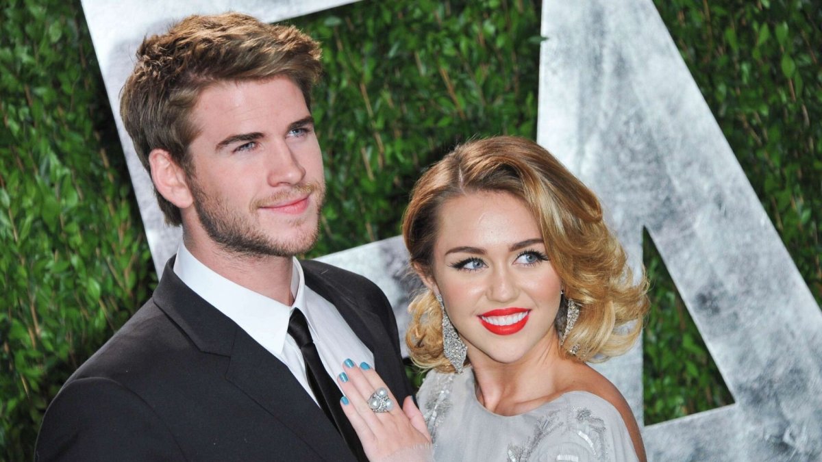 Liamas Hemsworthas ir Miley Cyrus (2012 m.)