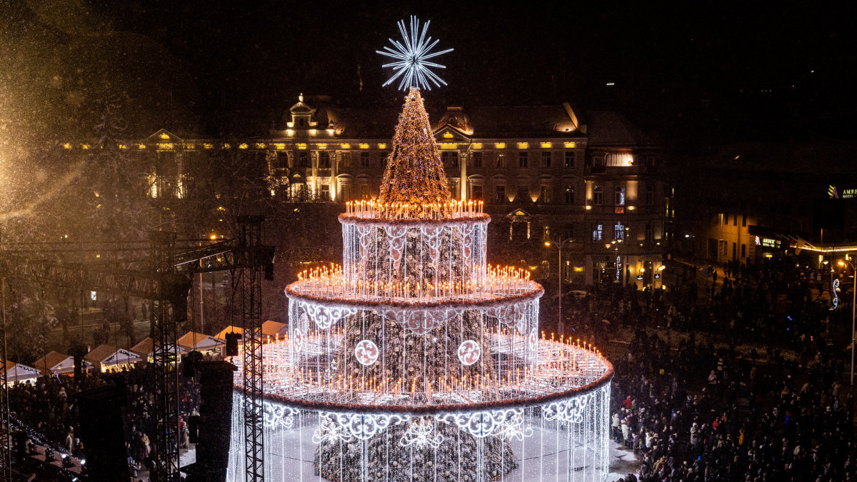 Vilniaus Katedros aikštėje įžiebta Kalėdų eglė / Pauliaus Peleckio / BNS nuotr.