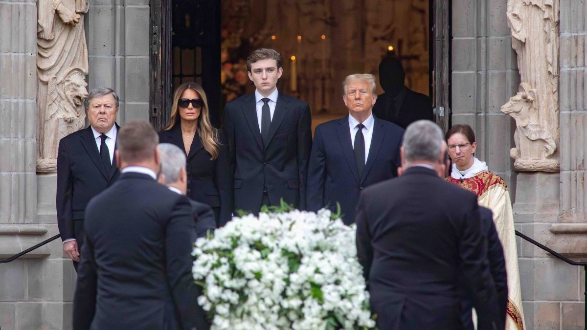 Viktoras Knavsas, Melania Trump, Barronas Trumpas ir Donaldas Trumpas / „Reuters“/„Scanpix“ nuotr.