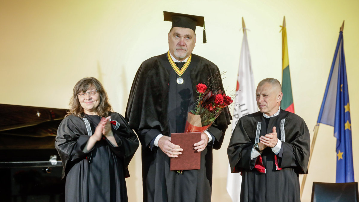 LSU Garbės daktaro regalijų suteikimo Arvydui Saboniui ir Valerijui Makūnui ceremonija / Teodoro Biliūno / BNS nuotr.