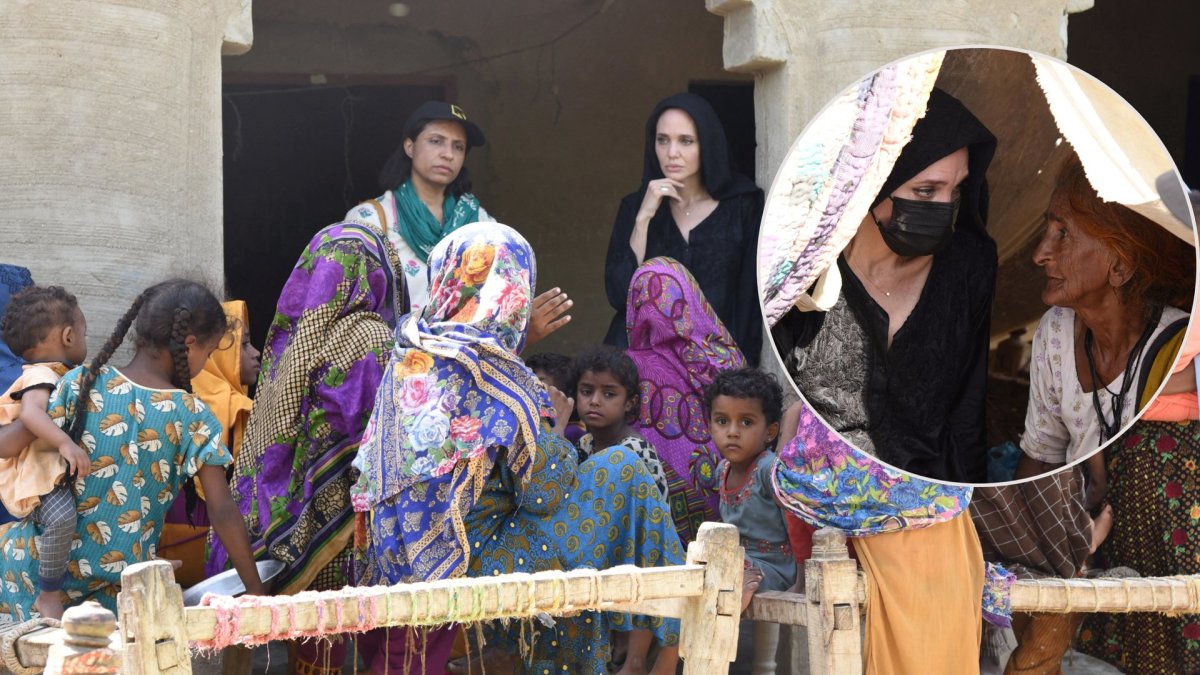 Angelina Jolie aplankė nuo potvynių nukentėjusius Pakistano gyventojus / „Scanpix“ nuotr.