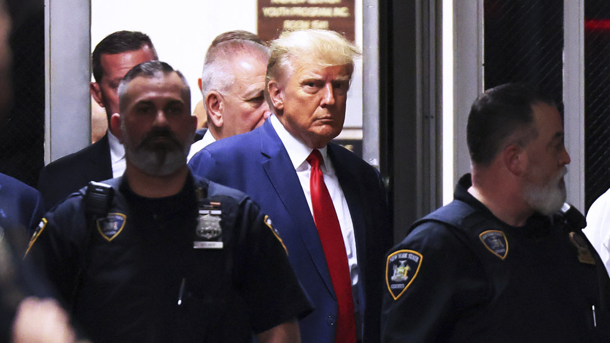 Donaldas Trumpas atvyksta į Manhatano teismą / Getty nuotrauka