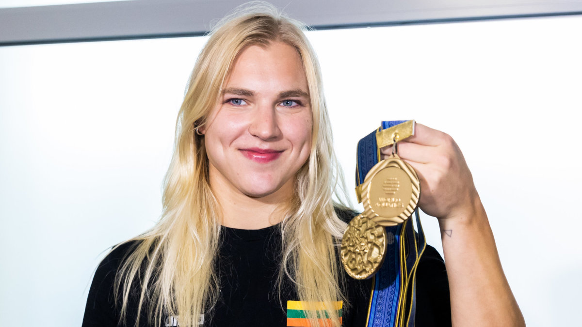Rūta Meilutytė su pasaulio čempionato aukso medaliais / Gretos Skaraitienės / BNS nuotr.