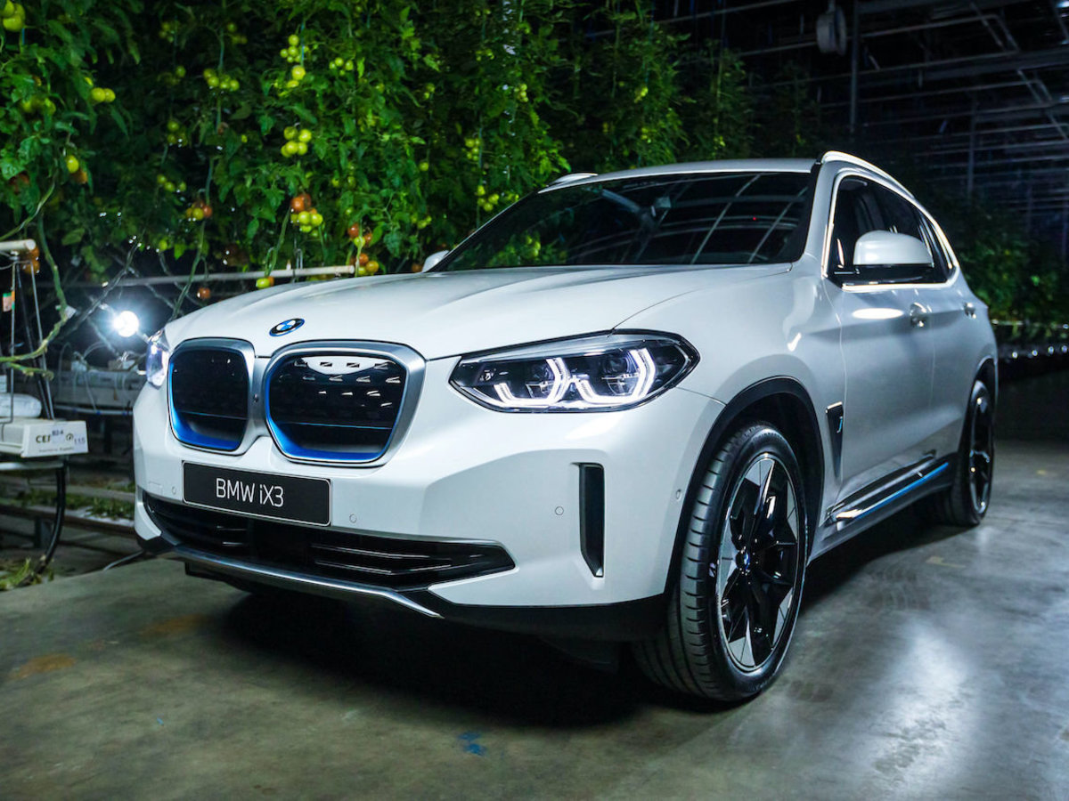 Bmw ix3 deals kaina