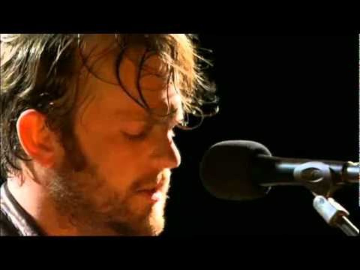 SEX ON FIRE - KINGS OF LEON - LIVE - V festival 2010 - HQ video