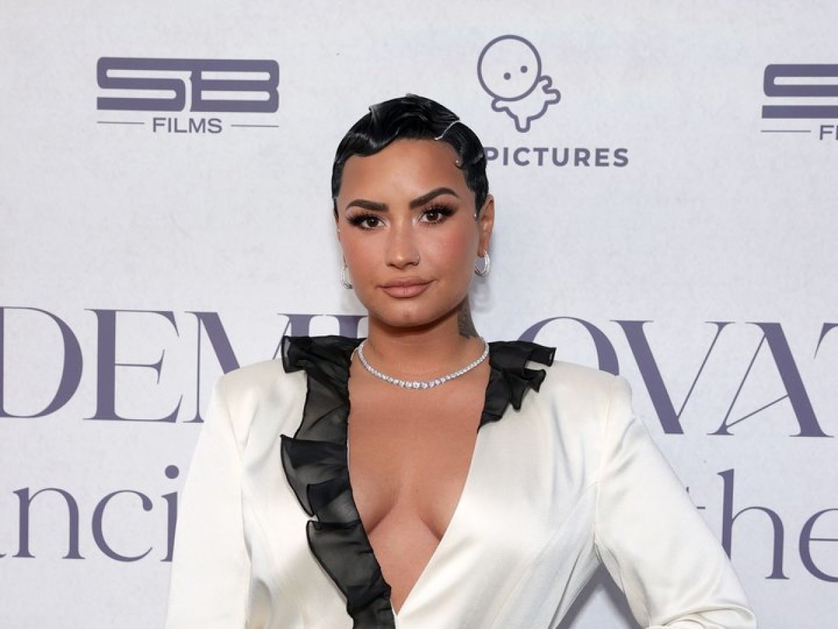 Demi Lovato Prisipazino Esanti Panseksualė Galvoja Ir Apie įsivaikinima Vardai 15min Lt