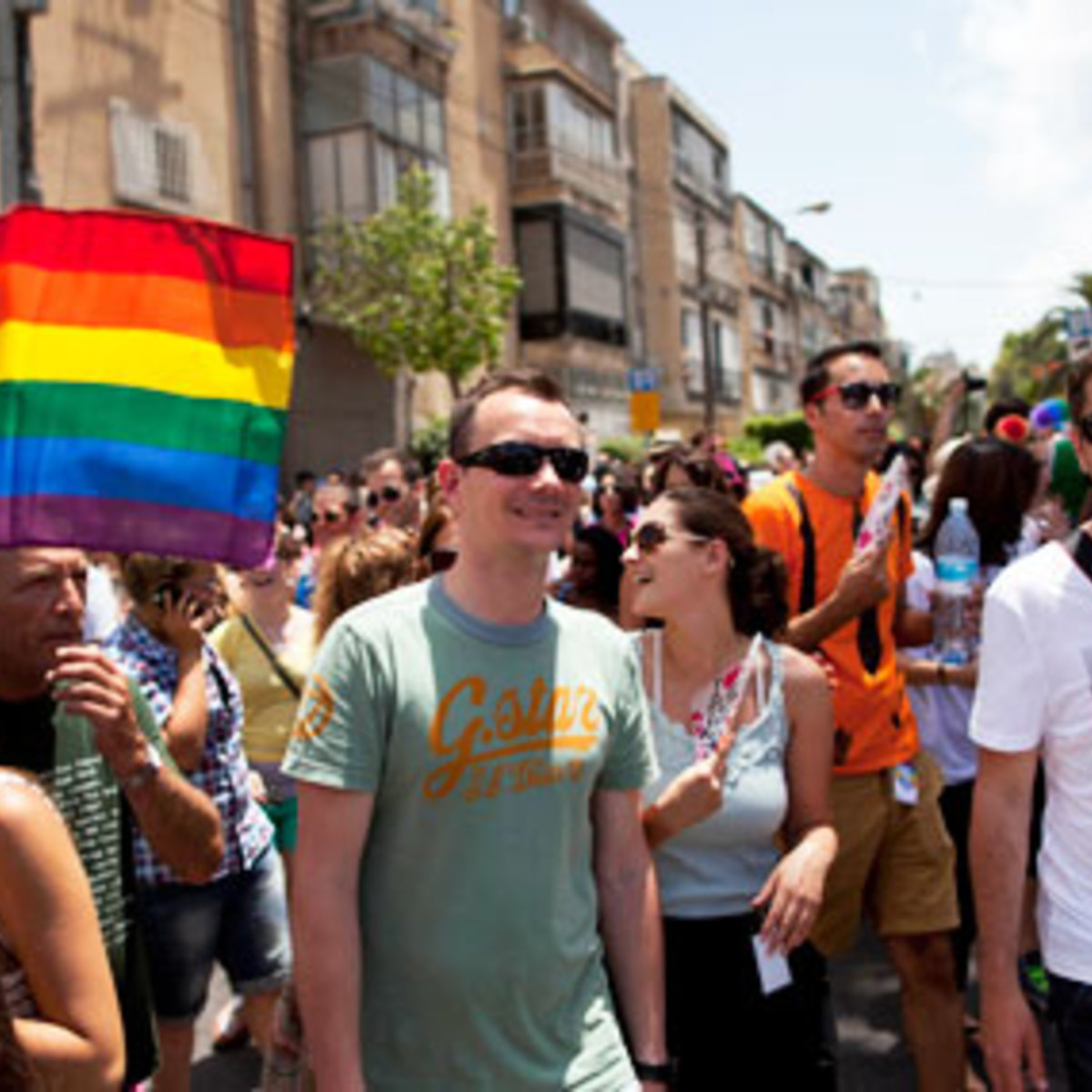 На юбилейном гей-параде в Тель-Авиве собрались 100 тысяч человек |  ru.15min.lt