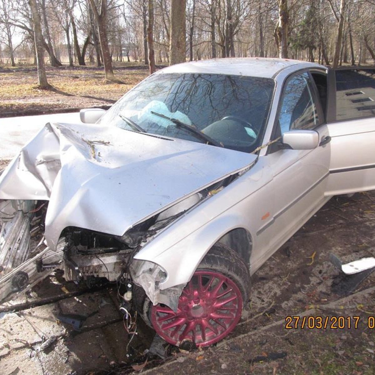 Nufilmuota Avarija Siauliuose Po Baisaus Lenkimo Bmw Vengė Kaktomusos Suko Vaira į Medzius 15min Lt