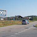 &Scaron;alia Klaipėdos zoologijos sodo gyvenantys žmonės yra priversti nuolat savo valdose rankioti laukinių pauk&scaron;čių i&scaron; zoologijos sodo atne&scaron;tas maisto, kuriuo maitinami gyvūnai, atliekas.&nbsp;