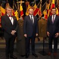 Saulius Skvernelis Belgijos muziejui dovanojo tarpukario Lietuvos karinių uniformų