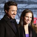 Robertas Downey jaunesnysis ir Susan Levin &scaron;venčia a&scaron;tuntąsias santuokos metines