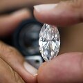14.84 karatų deimantas, kurio vertė - 2,5 mln. JAV dolerių (Ramat Gano deimantų birža, Izraelis)